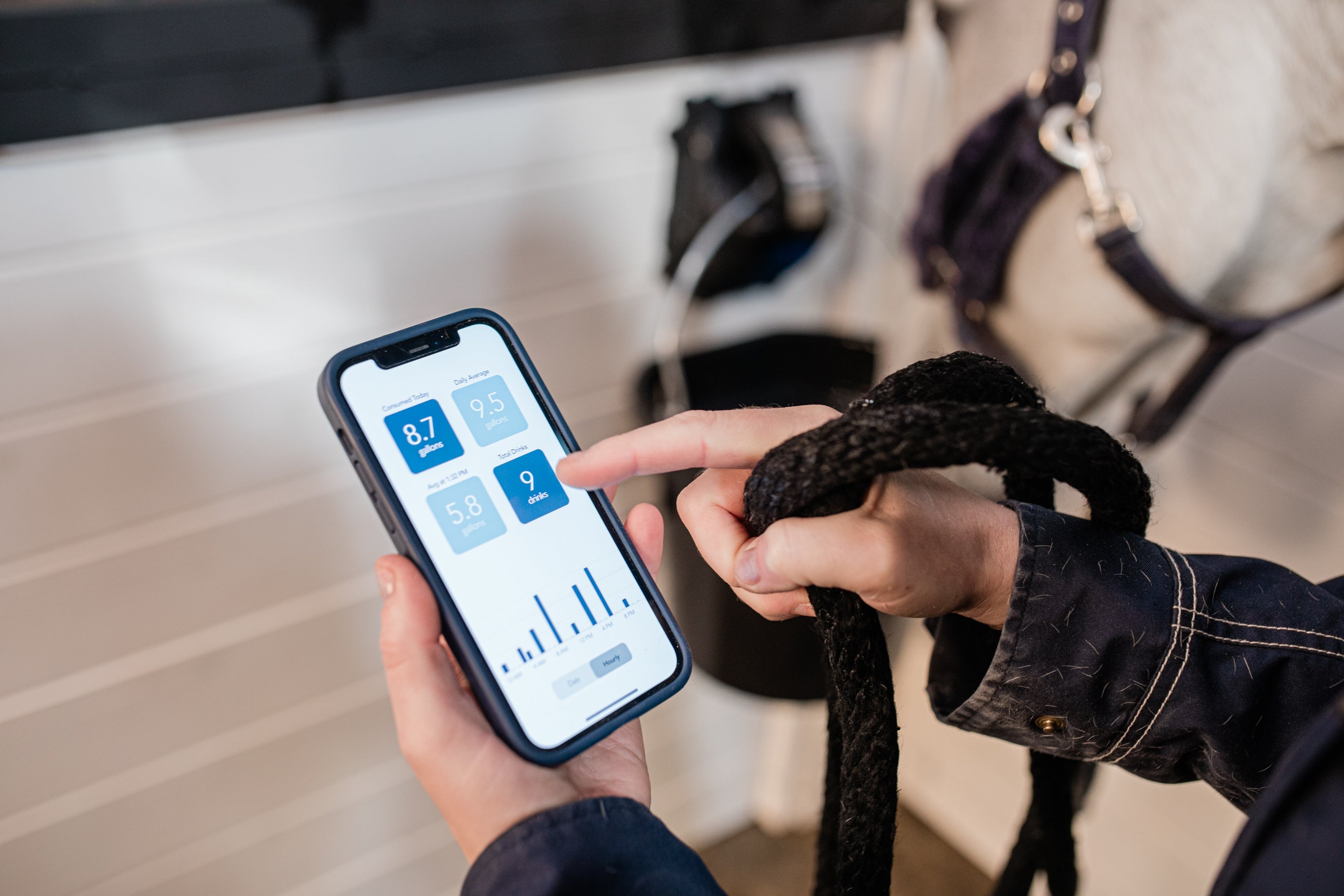 Cascada automatic horse waterer and hydration tracking app